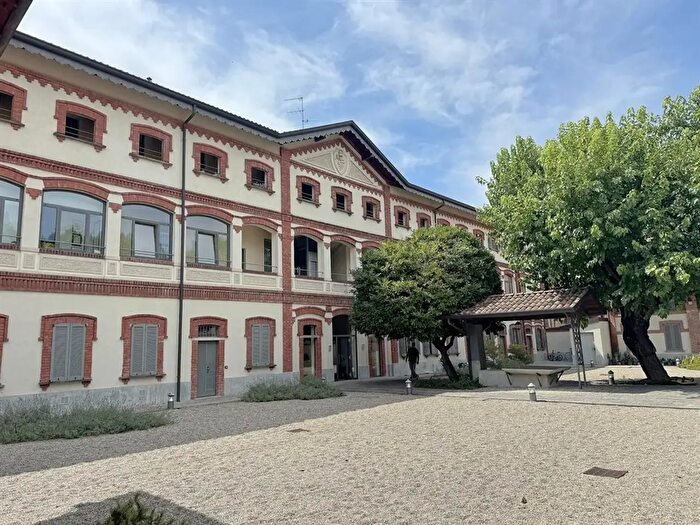 Appartamento trilocale in vendita in Cislaghi, Milano