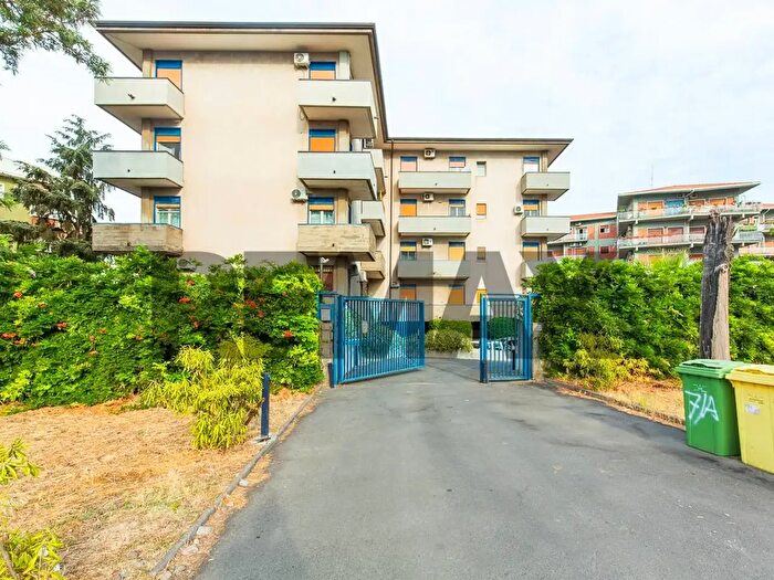 Appartamento con 5 locali in vendita in Viale Tirreno, Catania