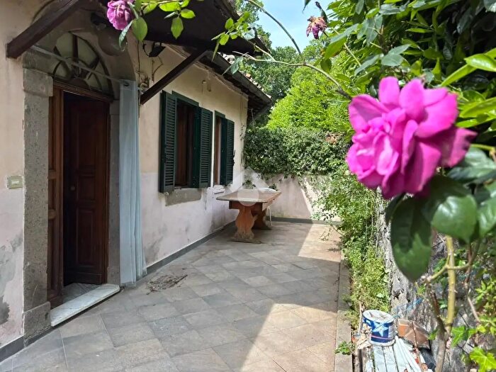 Appartamento trilocale in vendita in Via Umbria, Viterbo