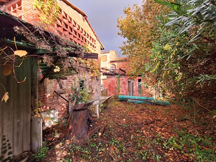 Casa con 7 locali in vendita in Capannori