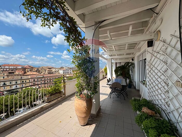 Appartamento con 10 locali in vendita in Via Abruzzi, Lanciano