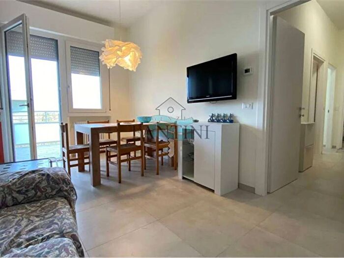 Appartamento trilocale in affitto in Via Polesine No Number, Pinarella, Cervia