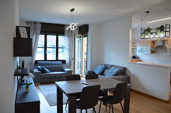 Appartamento trilocale in vendita in Via Ruggero Leoncavallo, Milano