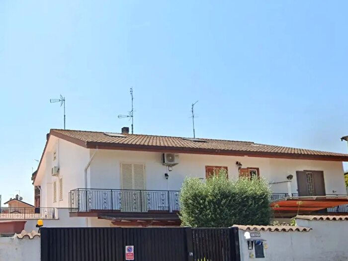 Casa con 5 locali in vendita in Via Padre Antonio Cocchi, Roma