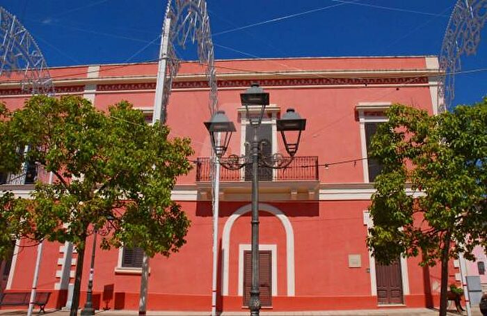 Casa con 6 locali in vendita in Piazza San Lorenzo, Morciano Di Leuca