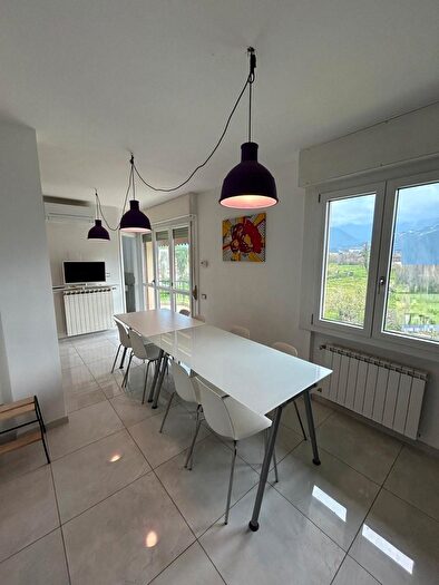 Appartamento con 7 locali in affitto in Massa