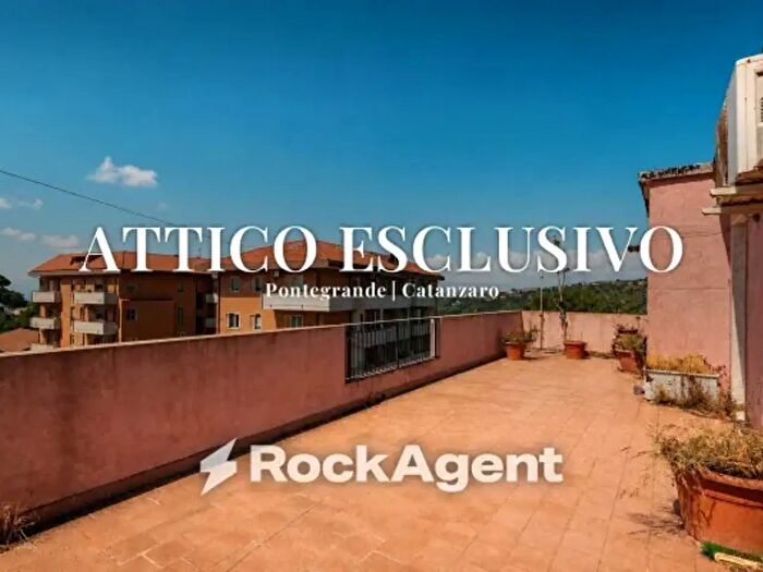 Appartamento con 5 locali in vendita in Via Ettore Vitale, Catanzaro
