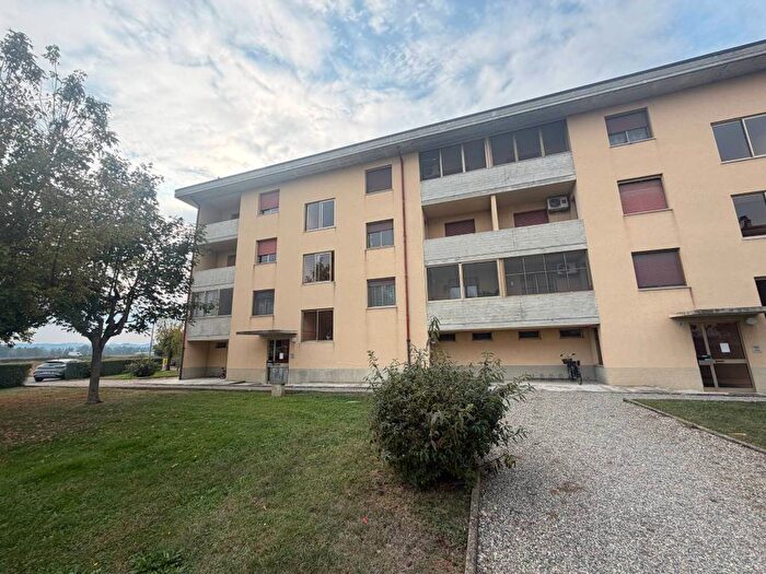 Appartamento quadrilocale in affitto in Via Felice Chiò, Centro, Crescentino