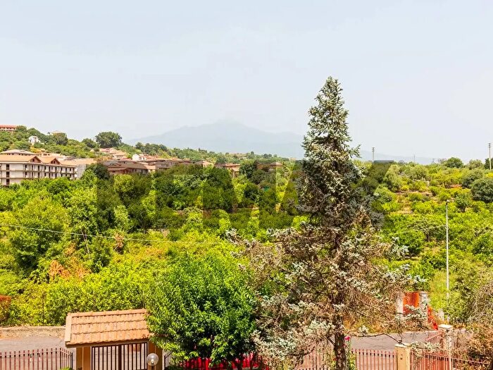 Appartamento quadrilocale in vendita in Via San Giuseppe San Filippo, Aci Catena