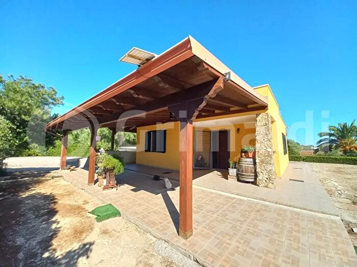 Casa con 5 locali in vendita in Contrada Coloni, Melissano