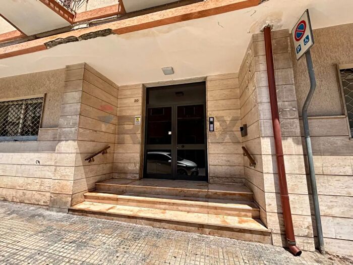 Appartamento quadrilocale in vendita in Via De Carpentieri, Brindisi