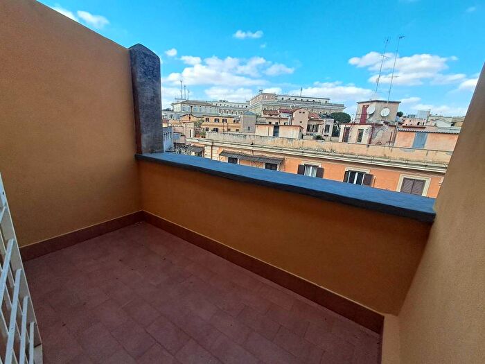 Casa bilocale in affitto in Via di Santa Maria Maggiore, Colle Oppio, Roma