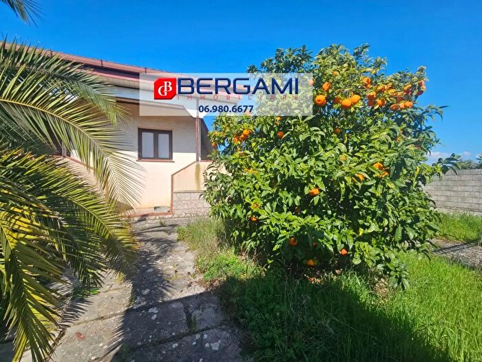 Casa con 6 locali in vendita in Via Chianciano, Nettuno