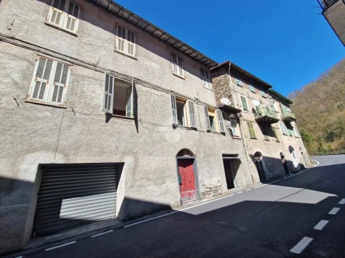 Appartamento quadrilocale in vendita in Via S Antonio, Molini Di Triora