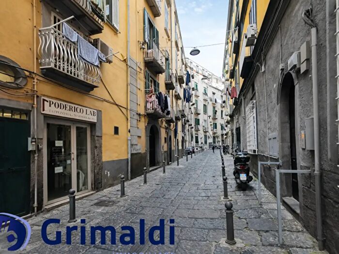 Appartamento bilocale in vendita in Via Santa Maria in Portico, Napoli