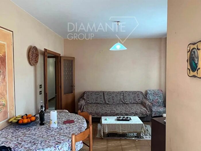 Appartamento con 5 locali in vendita in Castiglione Del Lago