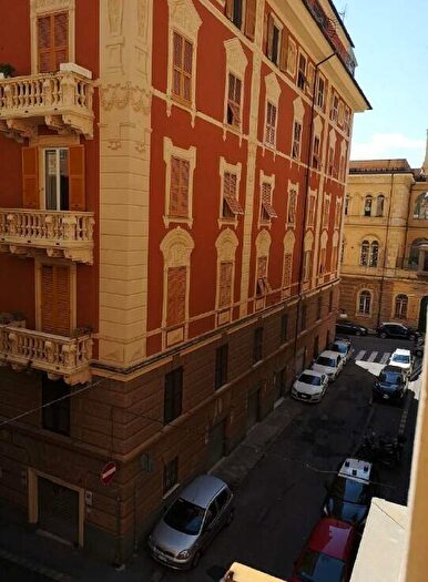 Appartamento con 7 locali in vendita in Via Massimo dAzeglio, Genova