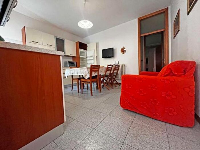 Casa con 6 locali in vendita in BellariaIgea Marina