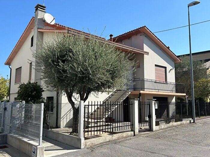 Casa con 5 locali in vendita in Via G Tempesta, Noale