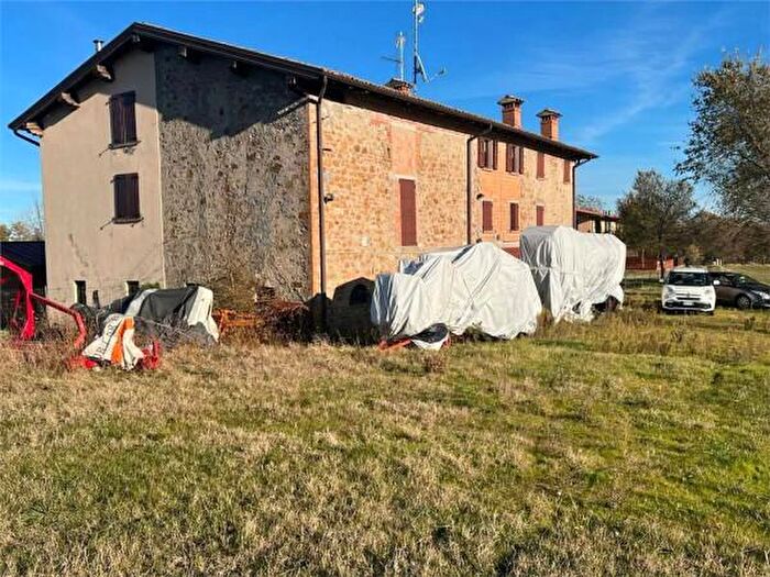 Casa con 5 locali in vendita in Via San Dalmazio, Serramazzoni