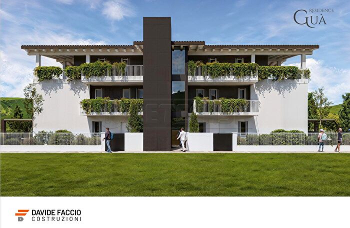 Appartamento con 6 locali in vendita in Via Mure, Arzignano