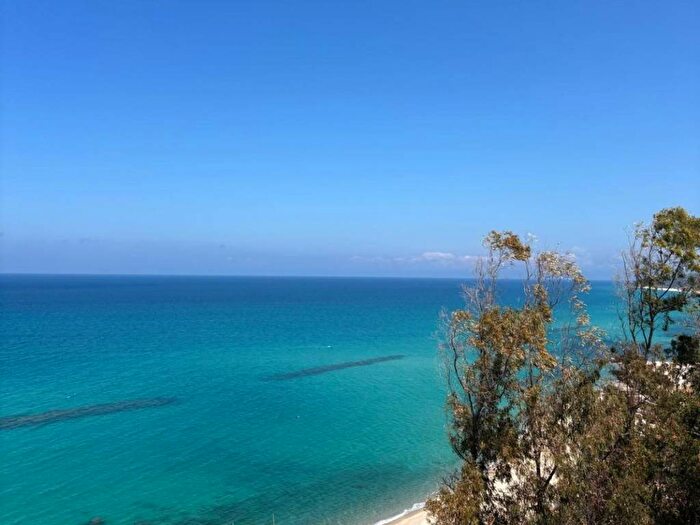 Appartamento trilocale in affitto in Contrada Bordila, Centro, Parghelia