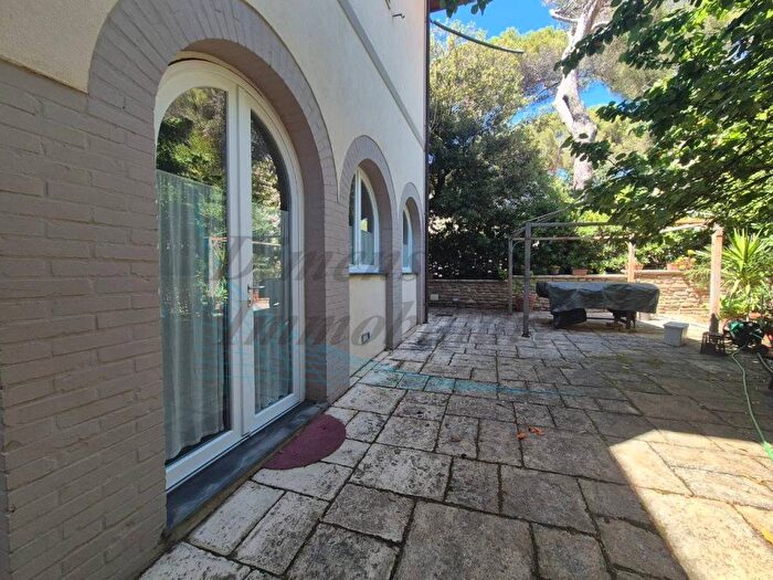 Casa con 6 locali in affitto in Via Generale Orlando Lorenzini, Castiglioncello, Rosignano Marittimo