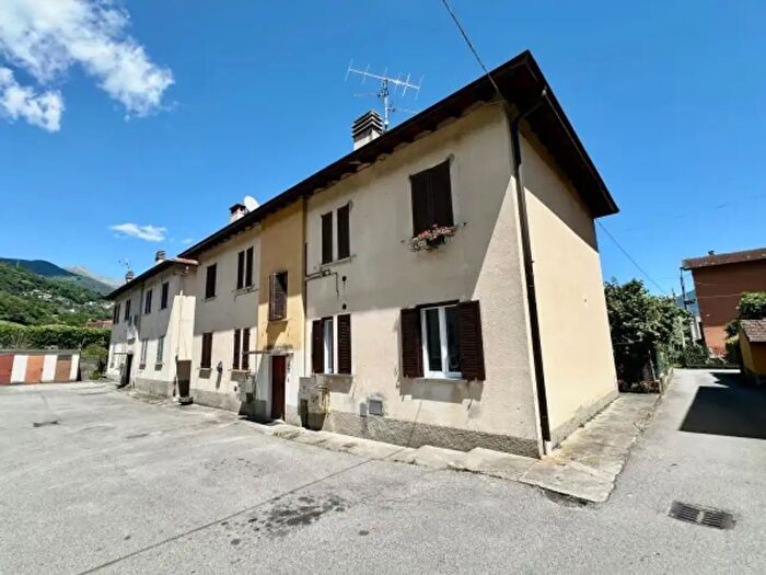 Appartamento trilocale in vendita in Via Pensionati Falck, Dongo
