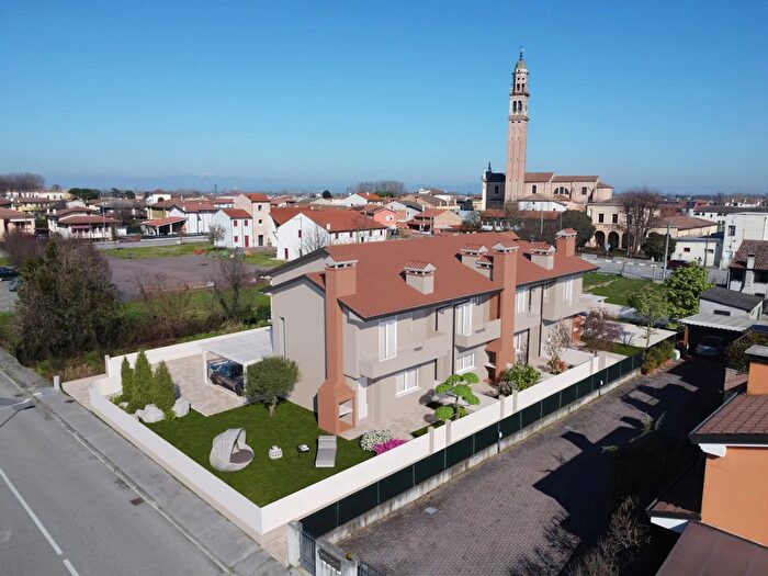 Casa trilocale in vendita in Viale Vincenzo Gallucci, Borgo Veneto