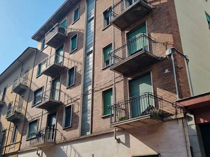 Appartamento trilocale in affitto in Via Brindisi, Torino