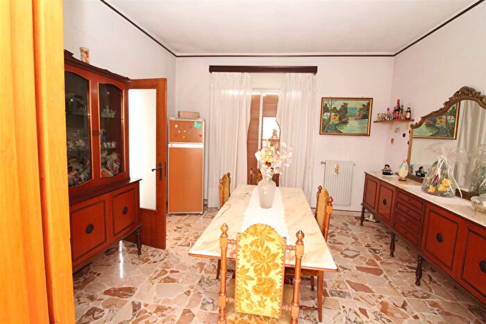 Appartamento con 5 locali in vendita in Via Rosso di San Secondo Lentini, Lentini