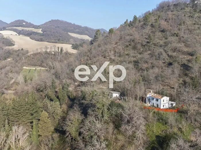 Casa con 5 locali in vendita in Via Molino, Colli al Metauro