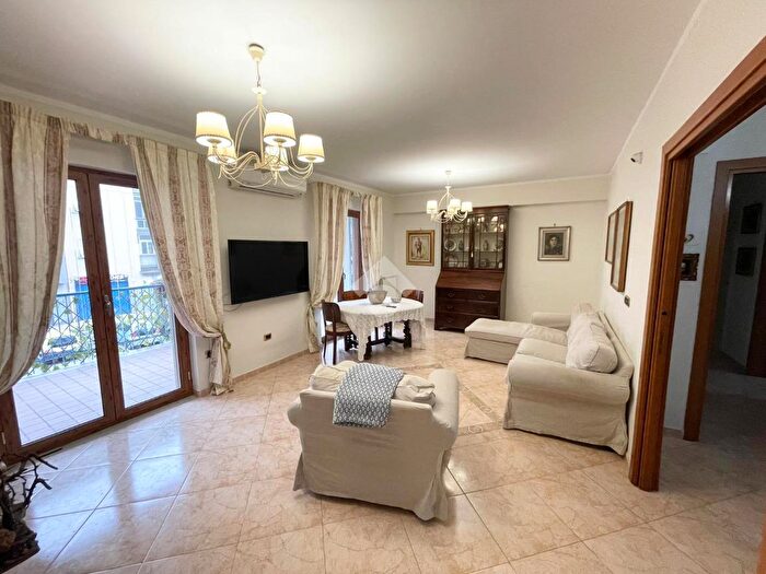 Appartamento quadrilocale in vendita in Viale Europa, Pollena Trocchia