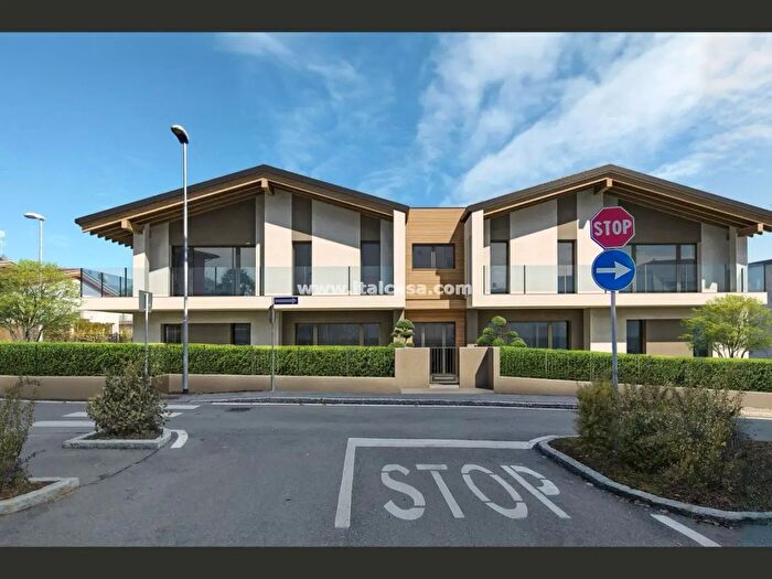 Appartamento quadrilocale in vendita in Via Walter Bonati, Cenate Sotto