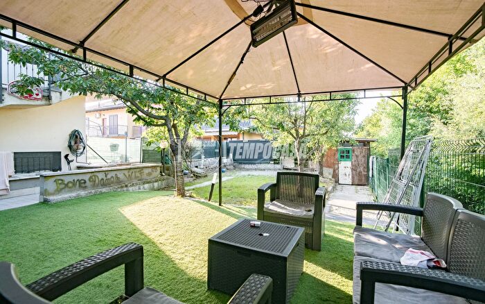 Appartamento trilocale in vendita in Via Giacomo Manzu, Brignano Gera DAdda