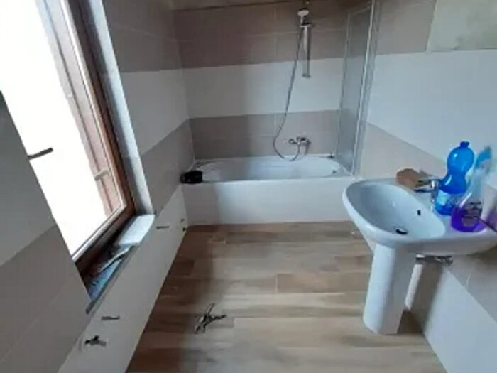 Appartamento bilocale in vendita in Piazza Libertà, Oltrona Di San Mamette