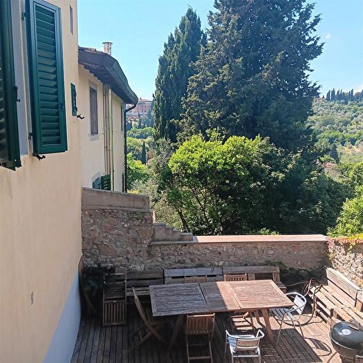 Appartamento con 5 locali in vendita in Fiesole