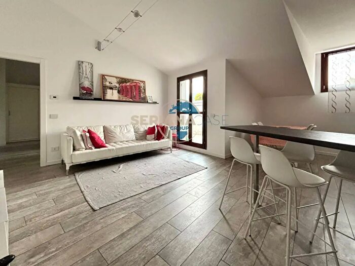 Appartamento trilocale in vendita in Via dei Mulini, Leffe