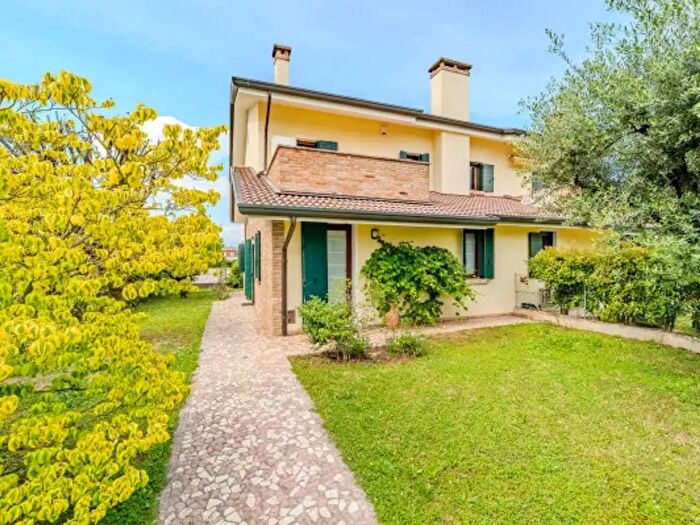 Casa quadrilocale in vendita in Via Cavalieri di Vittorio Veneto, Scorze'