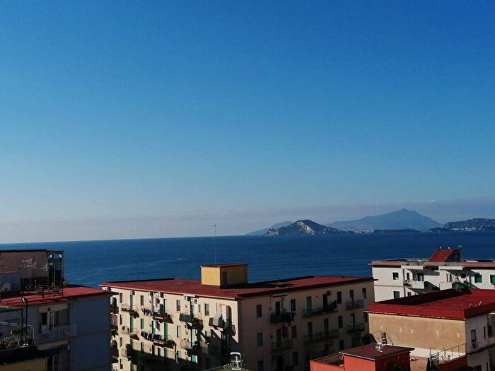 Appartamento bilocale in affitto in Via di Niso, Bagnoli, Napoli