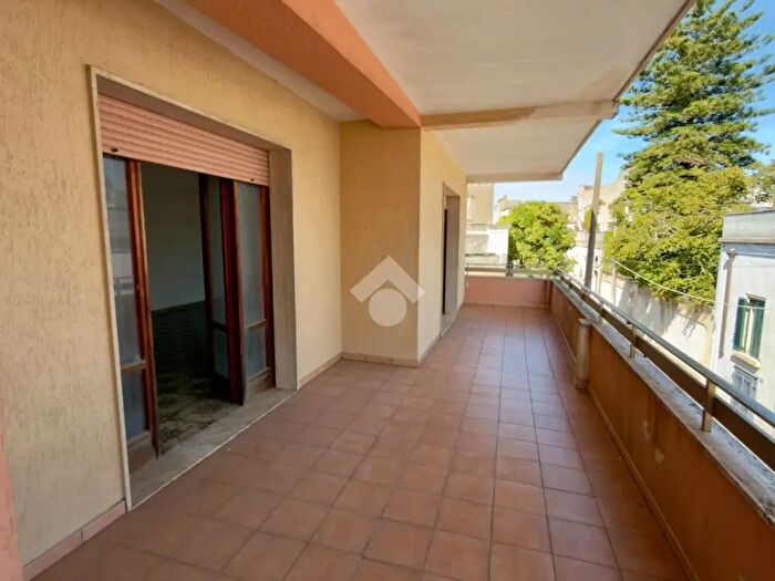 Casa con 8 locali in vendita in Via R Sigliuzzo, PresicceAcquarica
