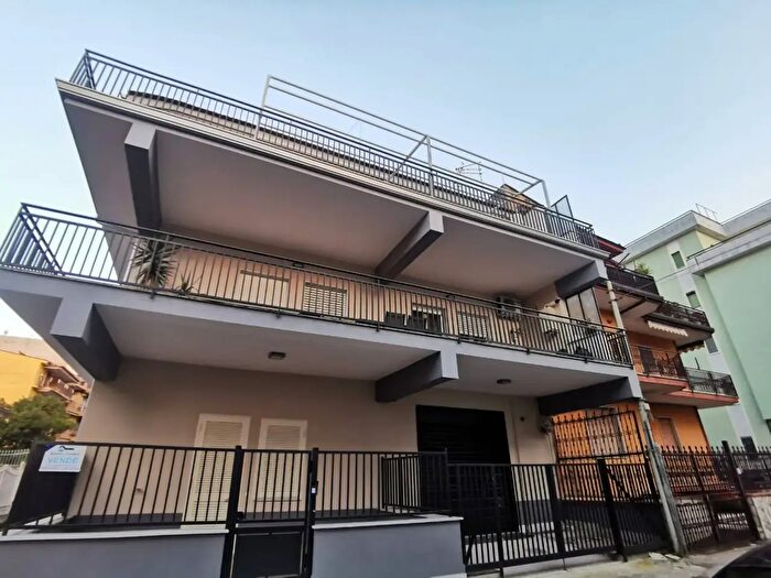 Appartamento con 5 locali in vendita in Via Petrarca, San Nicola La Strada