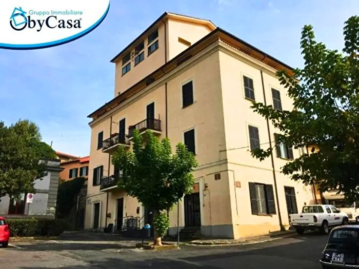 Appartamento trilocale in vendita in Piazza del Campo, Canale Monterano