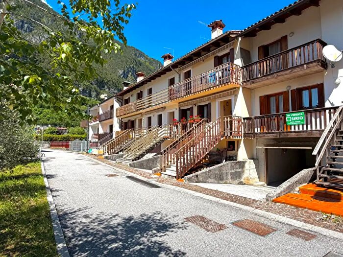 Casa trilocale in vendita in Chiusaforte