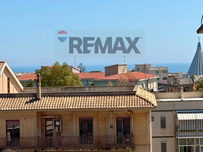 Appartamento con 5 locali in vendita in Via Necropoli Grotticelle, Siracusa