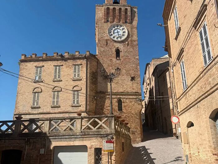 Casa quadrilocale in vendita in Via del Colle, Acquaviva Picena
