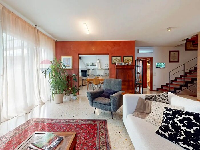 Casa con 7 locali in vendita in Padova