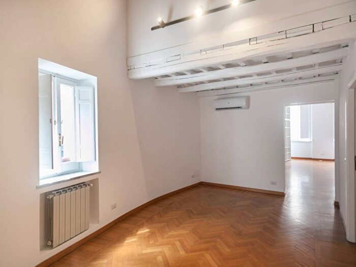 Appartamento con 5 locali in affitto in Via del Portico dOttavia, Ghetto Portico dOttavia, Roma