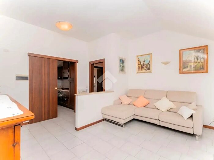 Appartamento trilocale in vendita in Via Rogerio da Sedriano, Sedriano