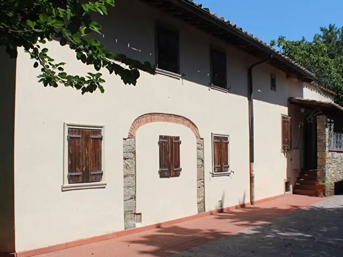 Casa con 20 locali in vendita in Pontassieve